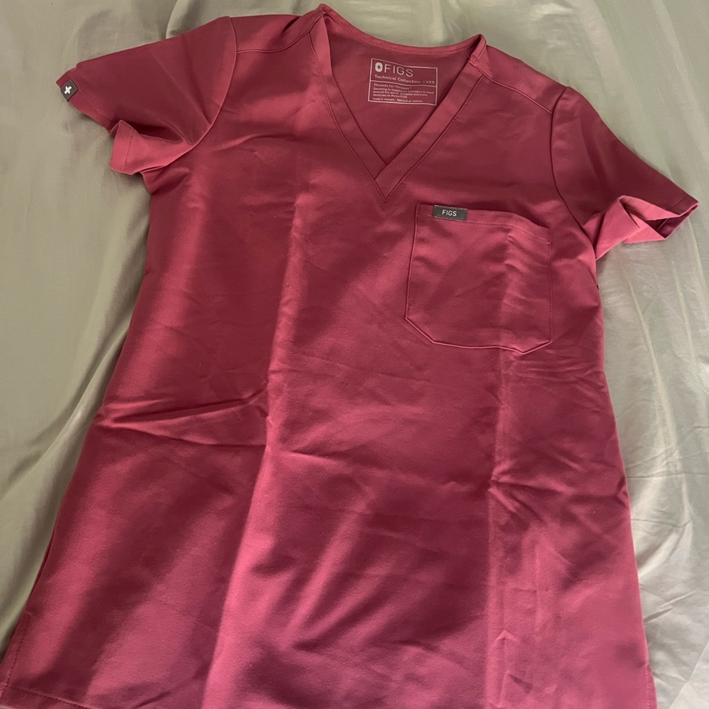 Figs Women's V-Neck Scrub Top in Berry